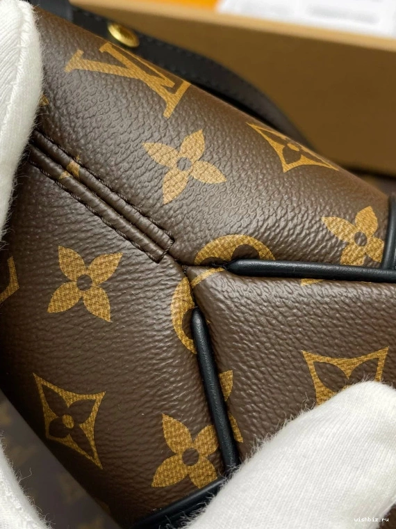 WIS BOULOGNE LOUIS VUITTON 0712